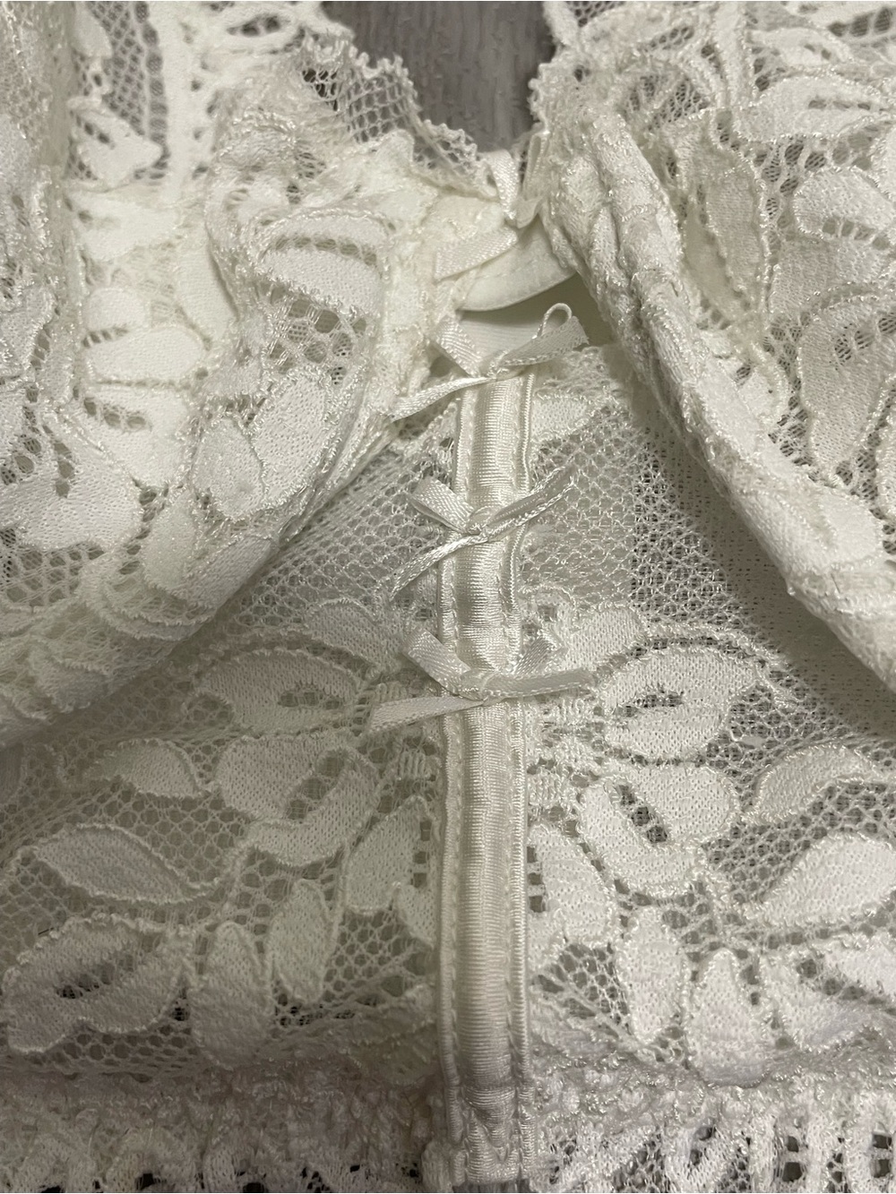La Vie En Rose White Lace Bra - Picture 2 of 7